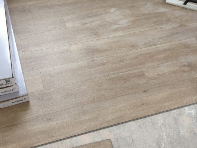 Click Flooring and Laminate Flooring